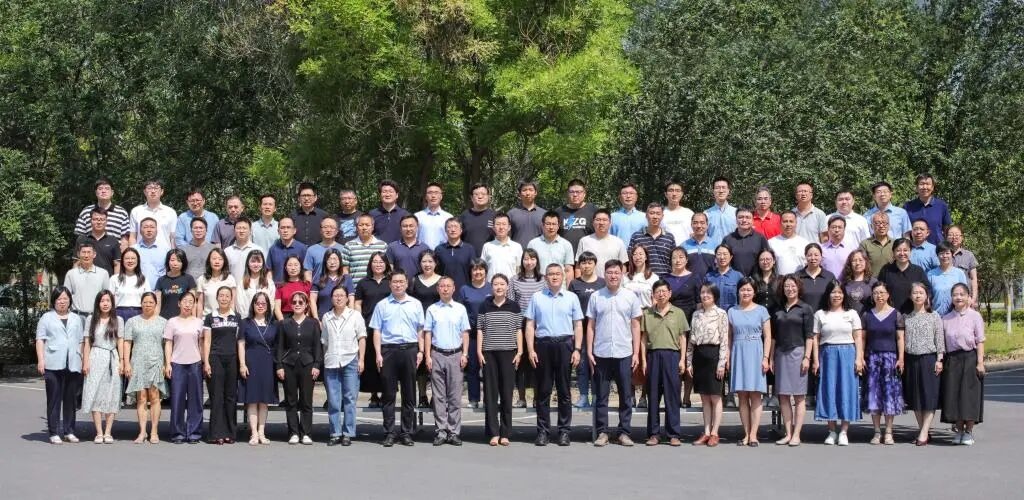 学校多个集体和个人受到天津市教育系统“两优一先”表彰