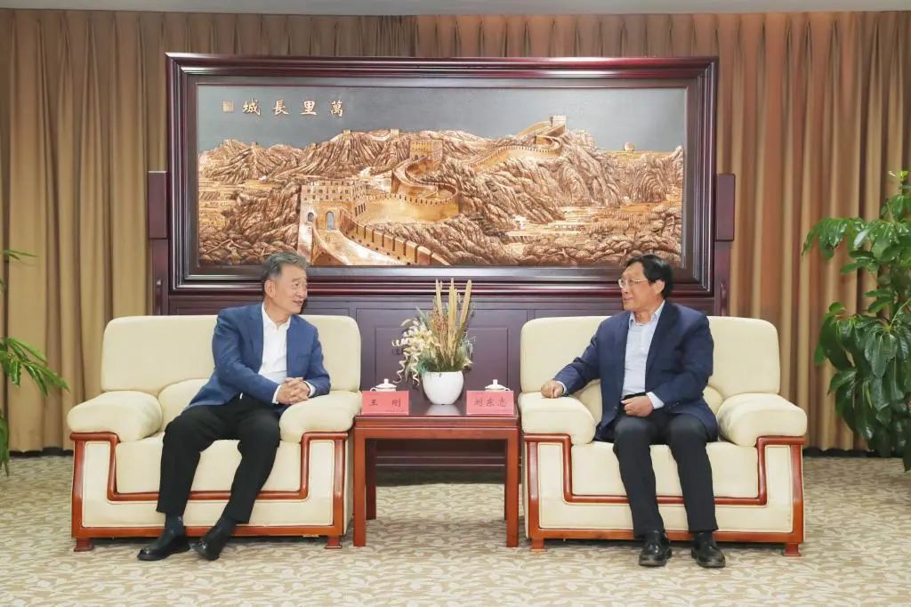 民进中央“凝心铸魂强根基、团结奋进新征程” 主题教育调研座谈会在我校召开