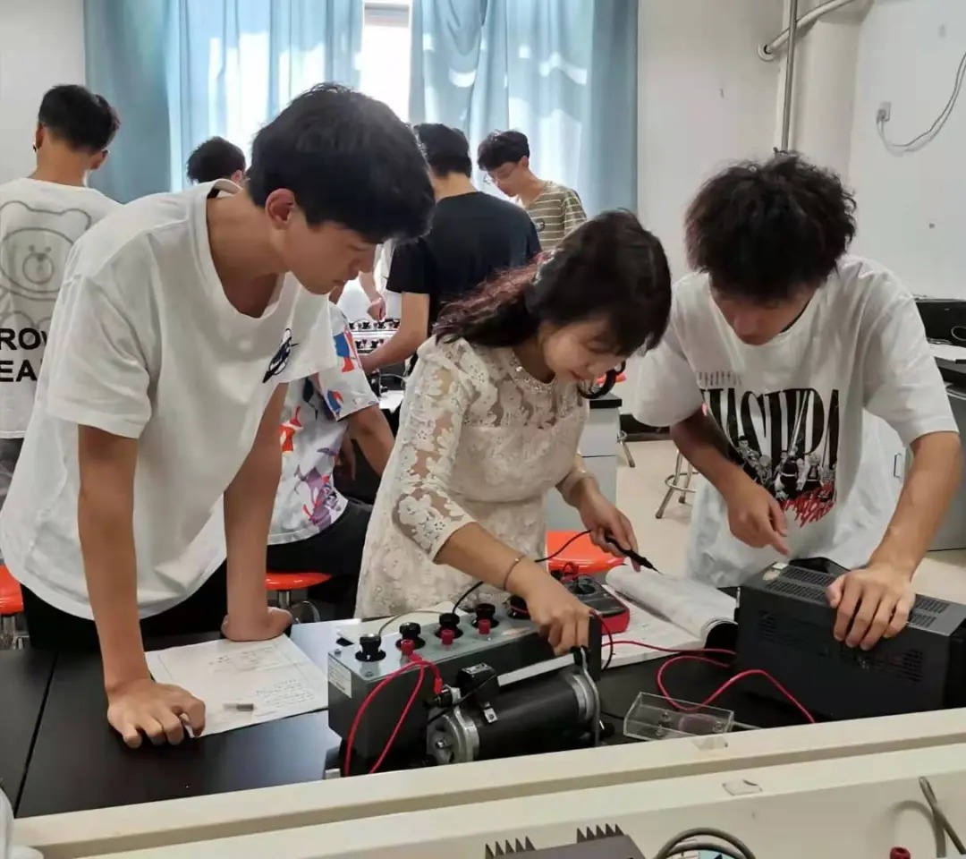天津市优秀教师、理学院张斯文：坚守一线锤炼本领 潜心育人践行使命